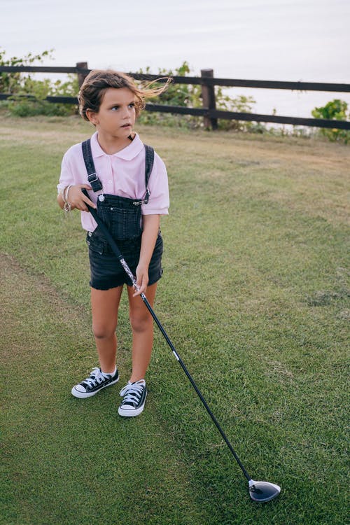 Initiation au golf pour les enfants : pourquoi et comment ?